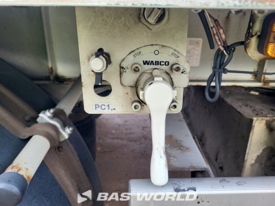 レンダーズクローズドボックスセミトレーラー