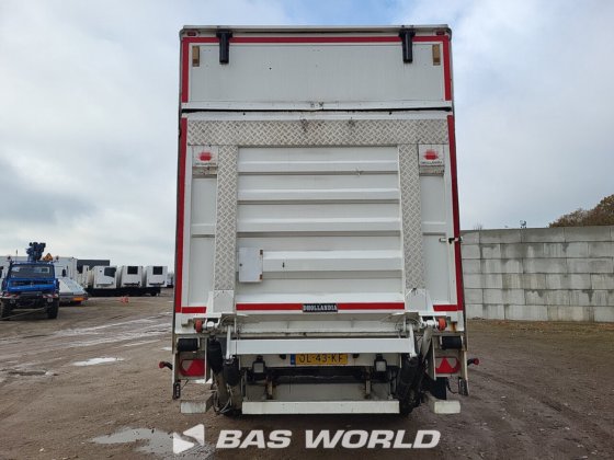 renders closed box半挂车