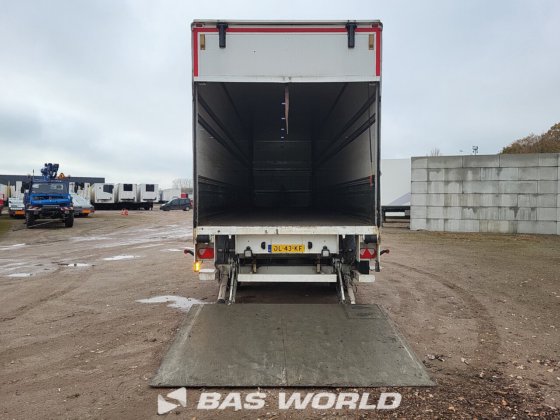 レンダーズクローズドボックスセミトレーラー