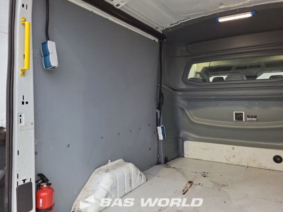 フォード トランジット 130pk クローズド・ボックス・バン