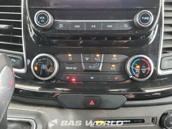 福特全顺 Custom 130PK 封闭箱式货车