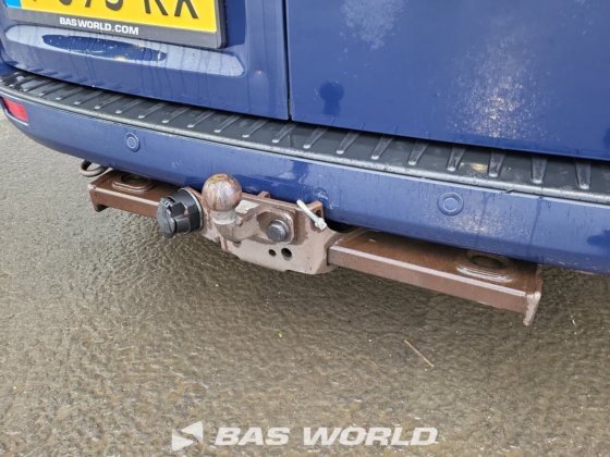 福特全顺 Custom 130PK 封闭箱式货车