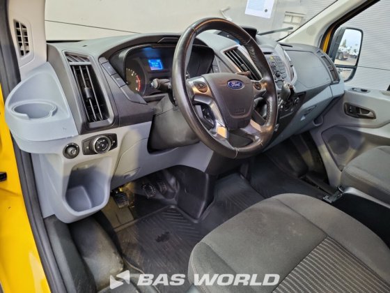 福特全顺 130pk 封闭箱式货车