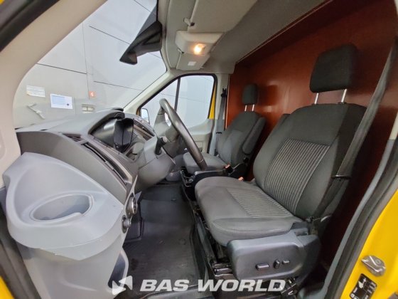 福特全顺 130pk 封闭箱式货车