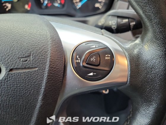 福特全顺 130pk 封闭箱式货车