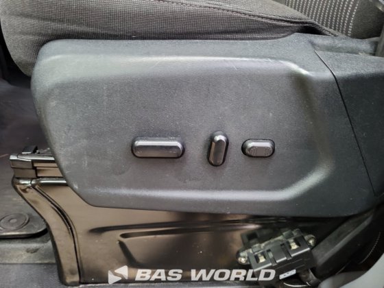 福特全顺 130pk 封闭箱式货车