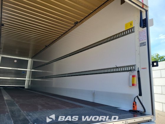 Krone 封闭箱式半拖车