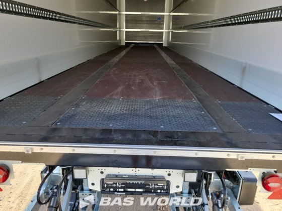 Krone 封闭箱式半拖车