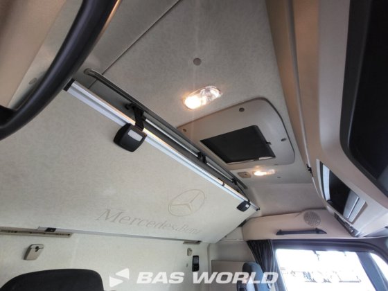 メルセデス アクトロス 1942 4X2 トラクターユニット