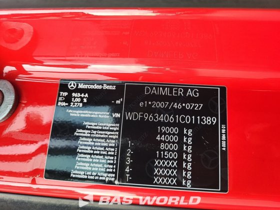 メルセデス アクトロス 1942 4X2 トラクターユニット