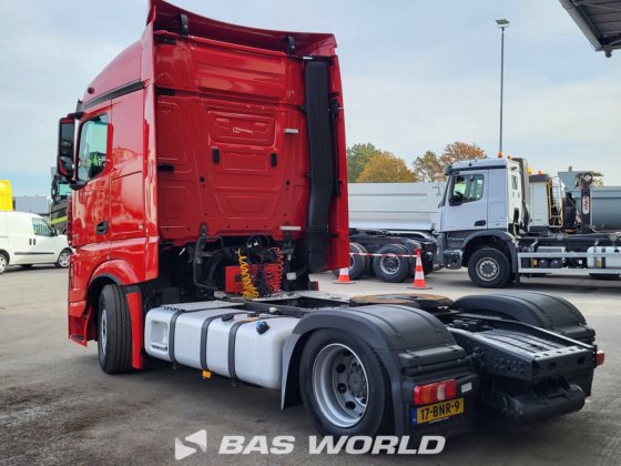 メルセデス アクトロス 1942 4X2 トラクターユニット