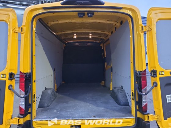 フォード トランジット 130pk クローズド・ボックス・バン