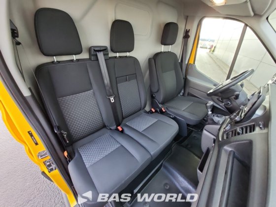 福特全顺 130pk 封闭箱式货车