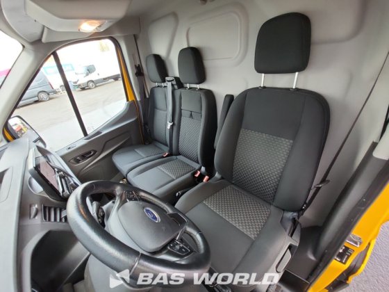 福特全顺 130pk 封闭箱式货车