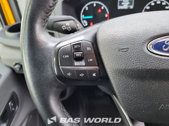 福特全顺 130pk 封闭箱式货车