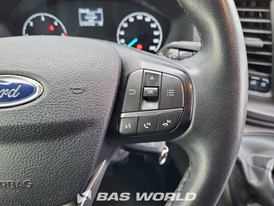 福特全顺 130pk 封闭箱式货车