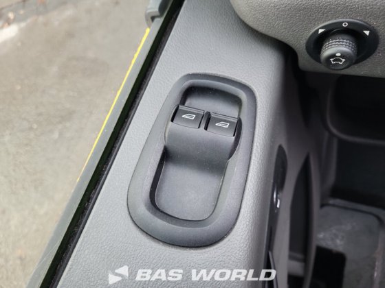 福特全顺 130pk 封闭箱式货车