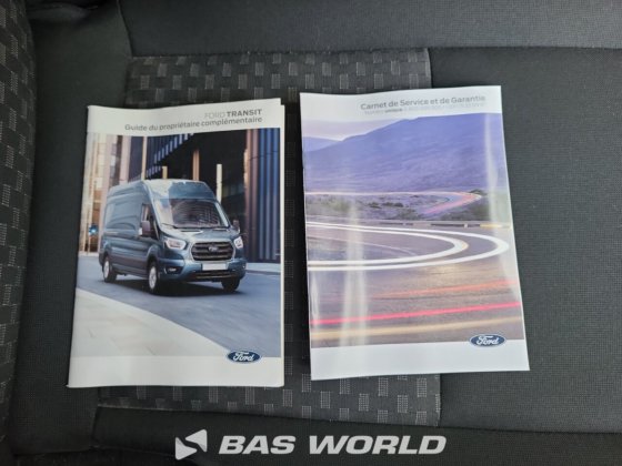 福特全顺 130pk 封闭箱式货车