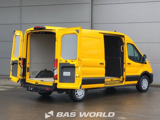 福特全顺 130pk 封闭箱式货车