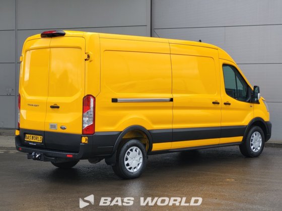 福特全顺 130pk 封闭箱式货车