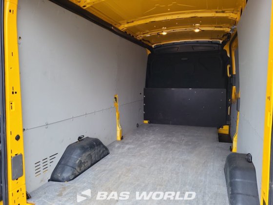 福特全顺 130pk 封闭箱式货车