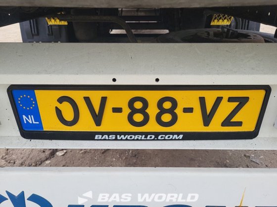 クローネ冷凍セミトレーラ