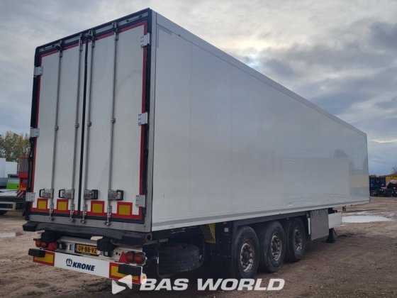 クローネ冷凍セミトレーラ