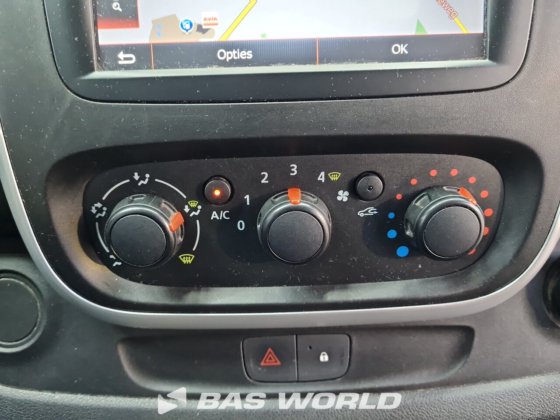 雷诺 Trafic 125PK 封闭式厢式货车