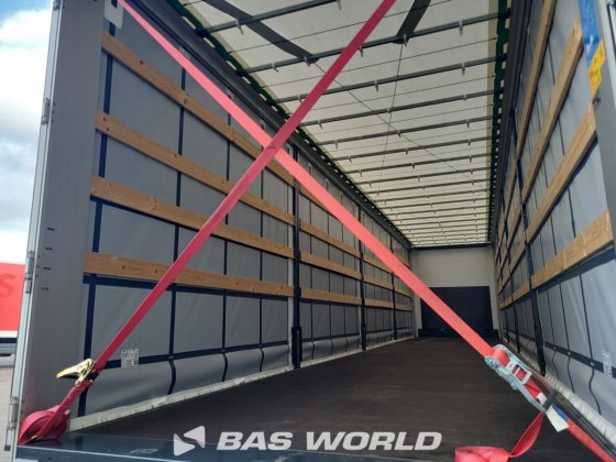 威尔顿帘式半挂车