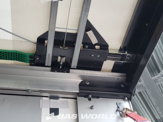 威尔顿帘式半挂车