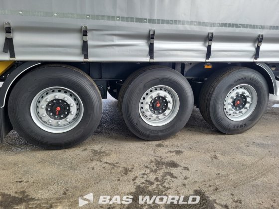 威尔顿帘式半挂车