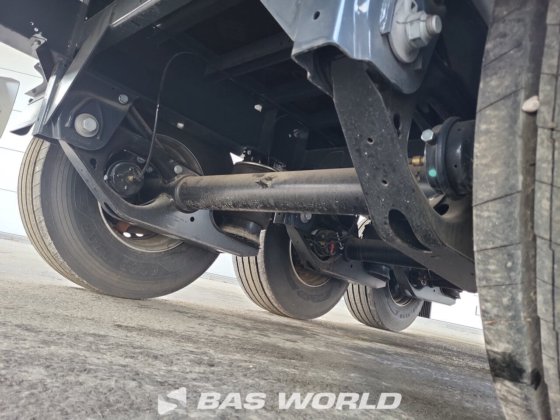 威尔顿帘式半挂车