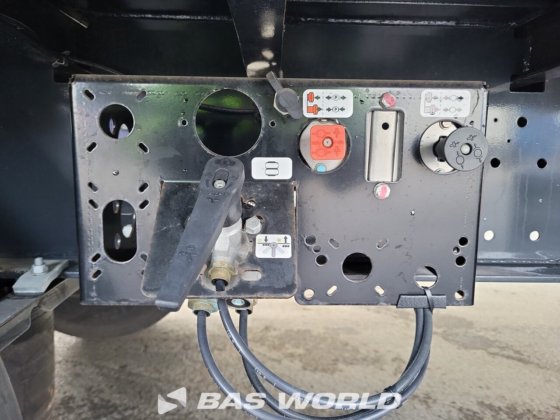 威尔顿帘式半挂车