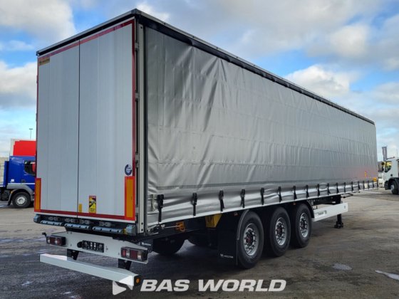 威尔顿帘式半挂车