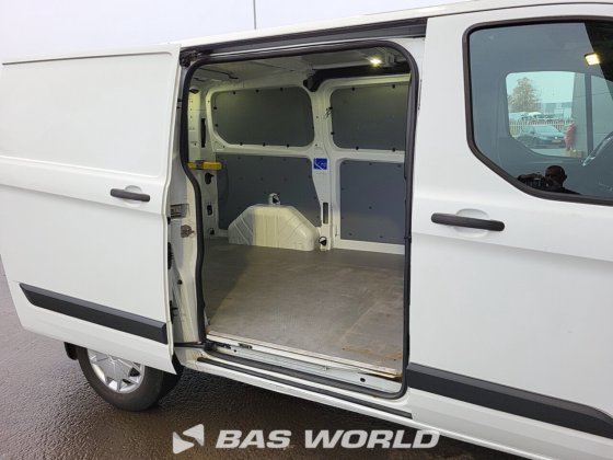 福特全顺 Custom 130PK 封闭箱式货车