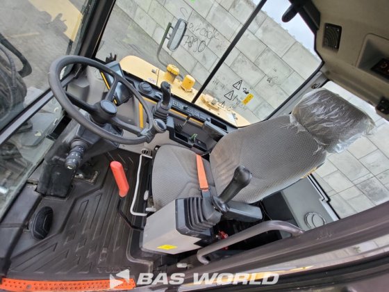 沃尔沃 EW60 E 轮式挖掘机