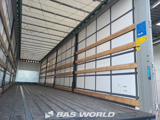 ウィルトン・カーテンサイド・セミトレーラー