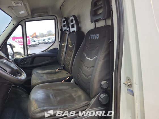 イヴェコ・デイリー 35S16 クローズド・ボックス・バン