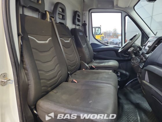 イヴェコ・デイリー 35S16 クローズド・ボックス・バン