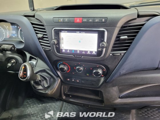 イヴェコ・デイリー 35S16 クローズド・ボックス・バン