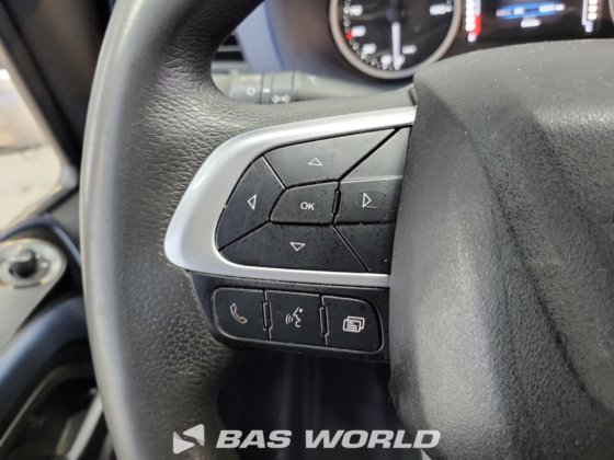 イヴェコ・デイリー 35S16 クローズド・ボックス・バン