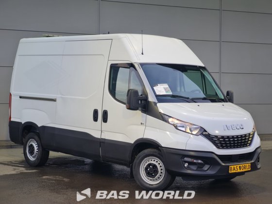 イヴェコ・デイリー 35S16 クローズド・ボックス・バン