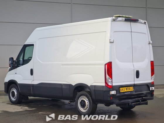 イヴェコ・デイリー 35S16 クローズド・ボックス・バン