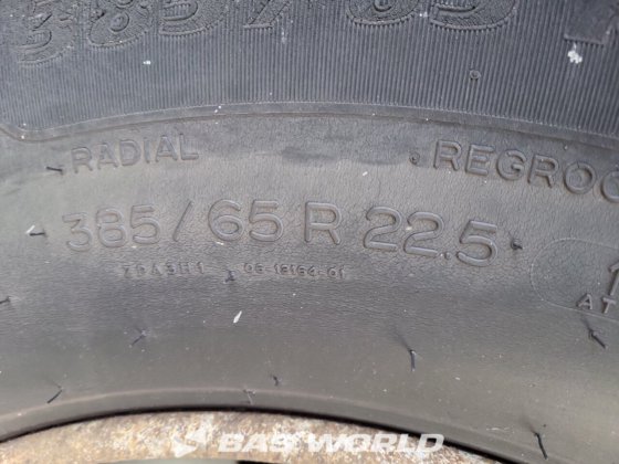 シュミッツ・カーテンサイド・セミトレーラー