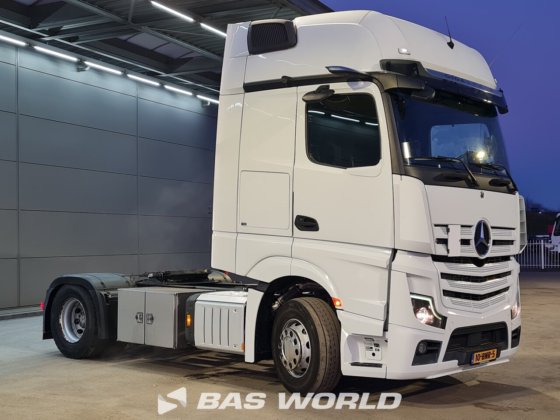 メルセデス アクトロス 1942 4X2 トラクターユニット