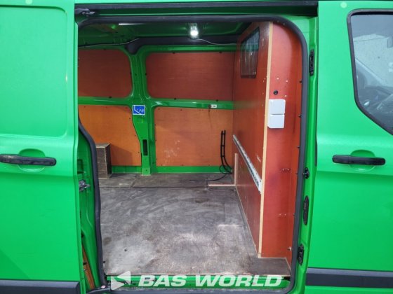 フォード トランジット カスタム 130PK クローズドボックスバン