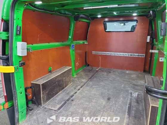 フォード トランジット カスタム 130PK クローズドボックスバン