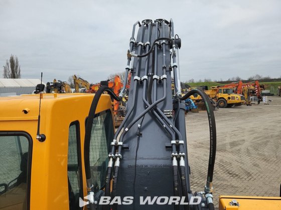 現代 R340L クローラー掘削機