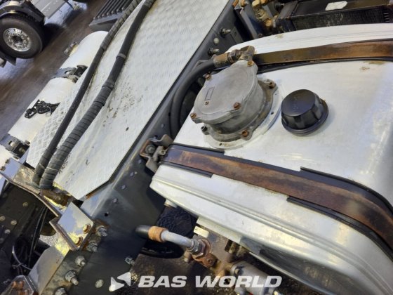 沃尔沃 FM 450 4X2 拖拉机组