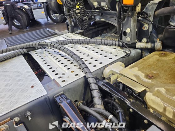 沃尔沃 FM 450 4X2 拖拉机组